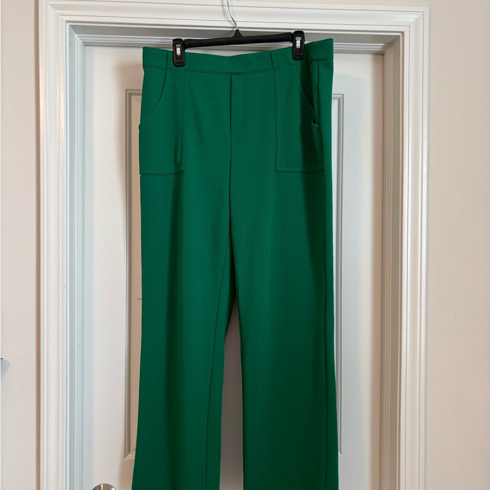 Trendy Green Women's Pants